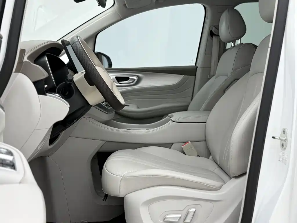 Roewe iMAX8 New Energy — миниатюра 5