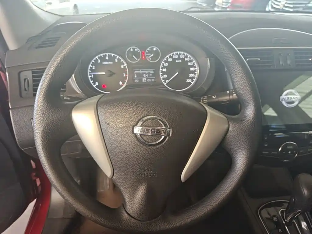 Nissan Tiida — миниатюра 11