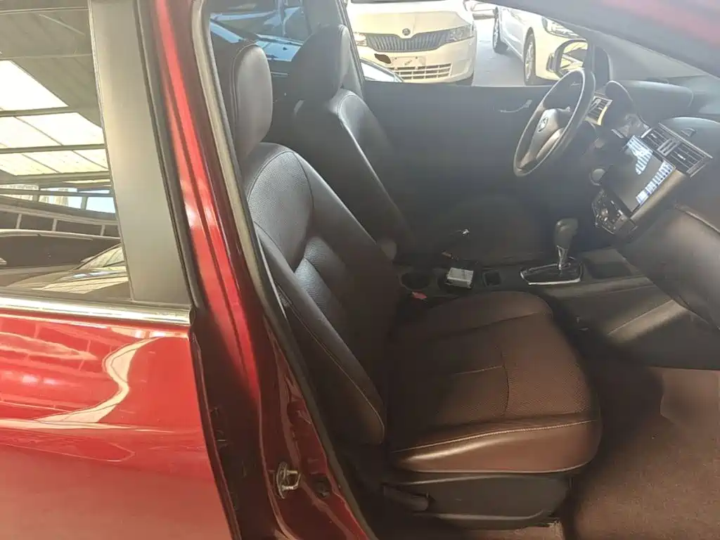 Nissan Tiida — миниатюра 25