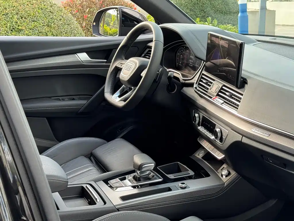 Audi Q5L — миниатюра 36