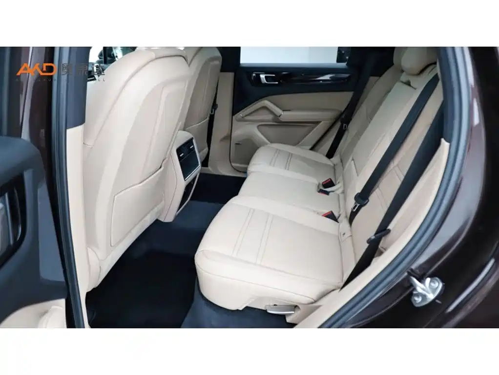 Porsche Cayenne — миниатюра 7
