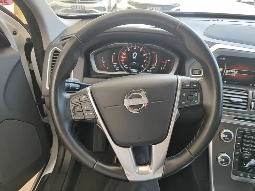 Volvo XC60 — миниатюра 11