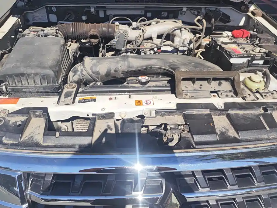 Mitsubishi Pajero (Import) — миниатюра 10