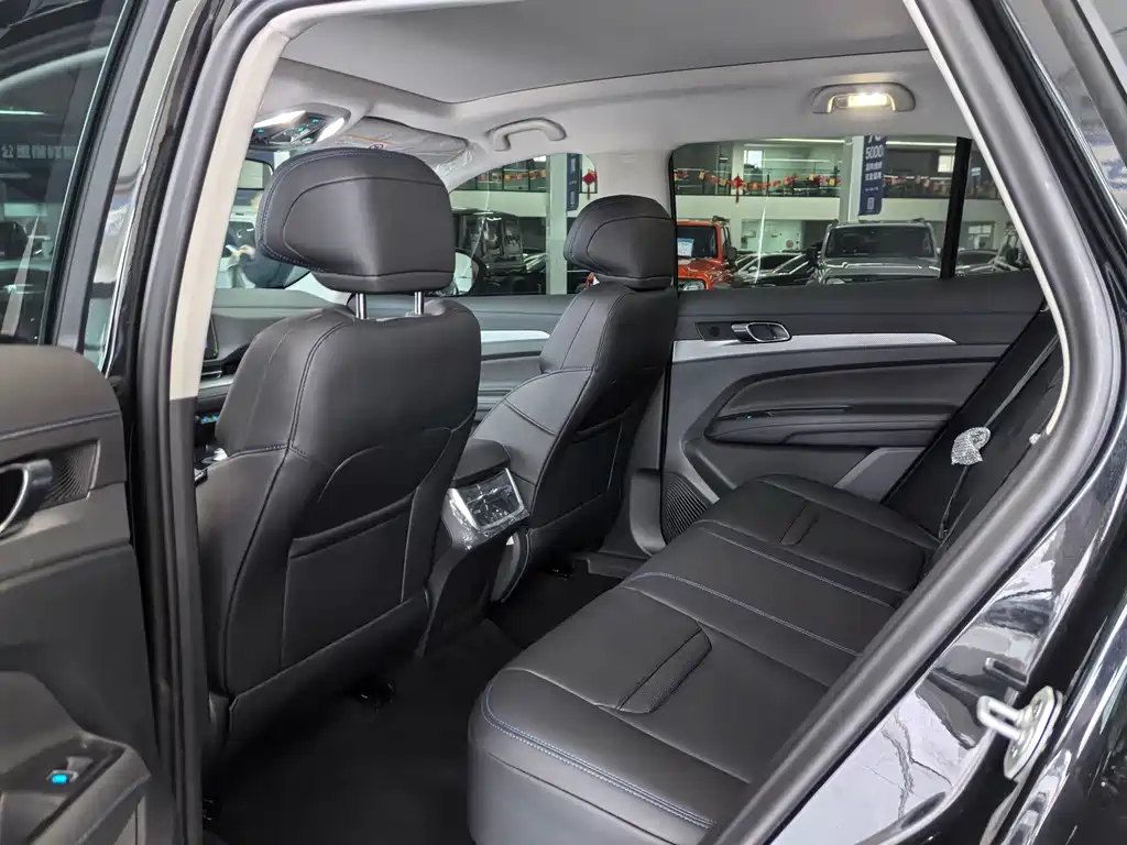 Ford Equator Sport — миниатюра 8