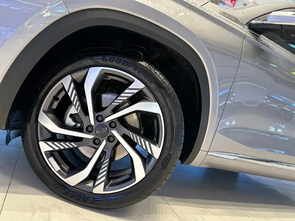 Geely Xingyue L — миниатюра 4