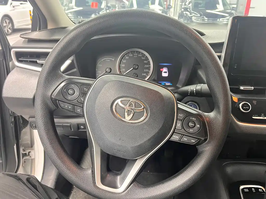 Toyota Corolla — миниатюра 6