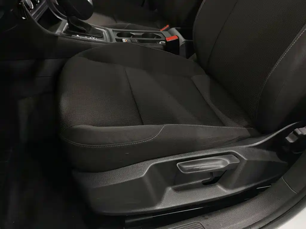 Volkswagen Golf — миниатюра 20