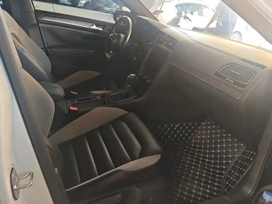 Volkswagen Golf — миниатюра 8