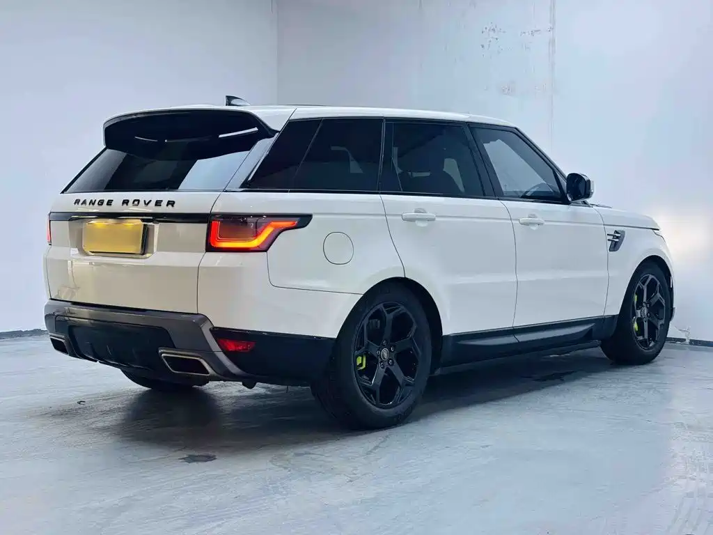 Land Rover Sport PHEV — миниатюра 7