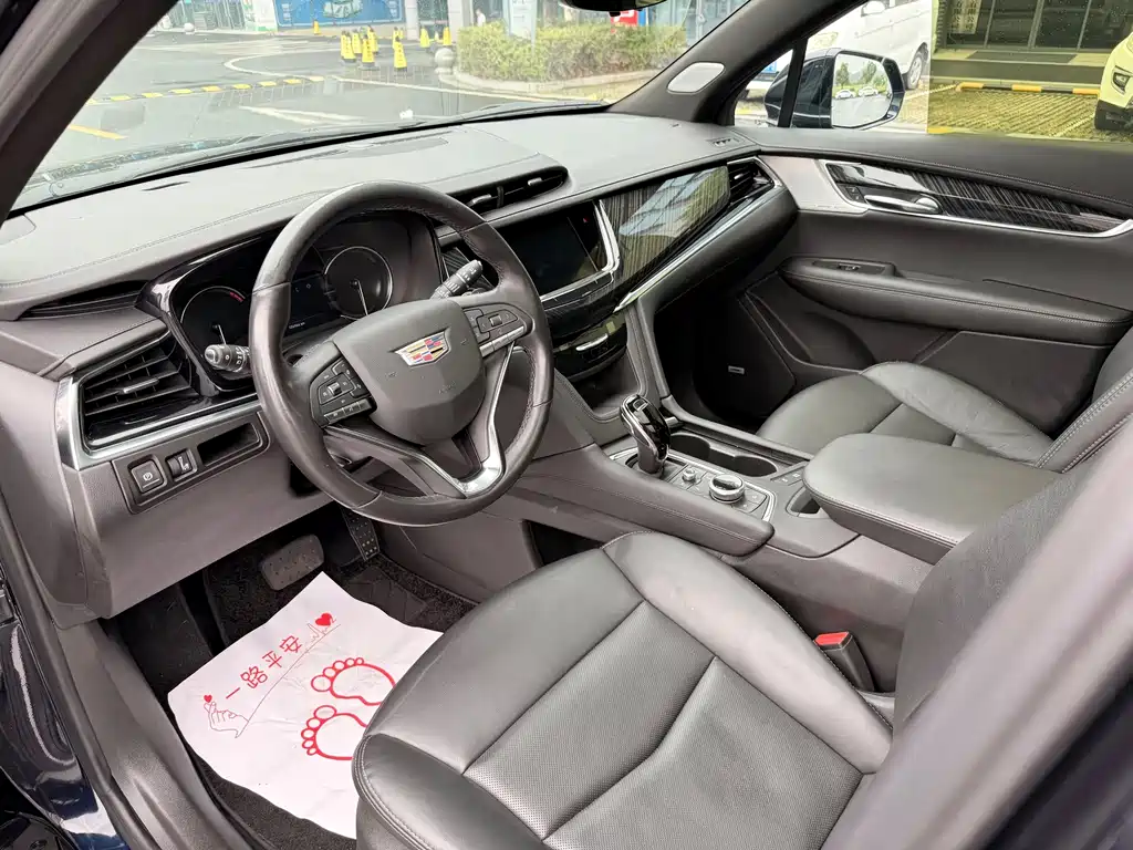 Cadillac XT6 — миниатюра 5