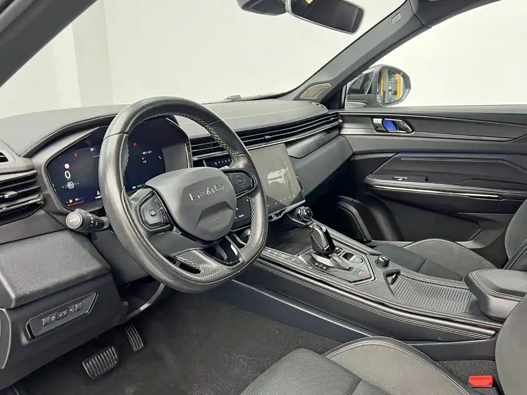 Lynk & Co 01 — миниатюра 15