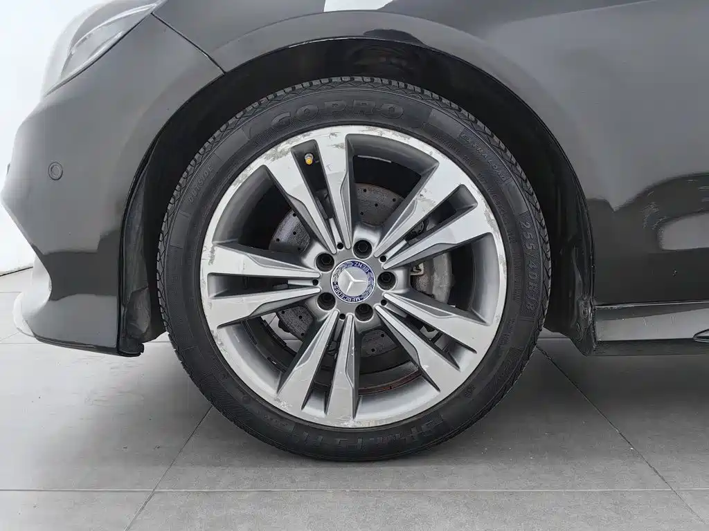 Mercedes-Benz E-Class — миниатюра 17