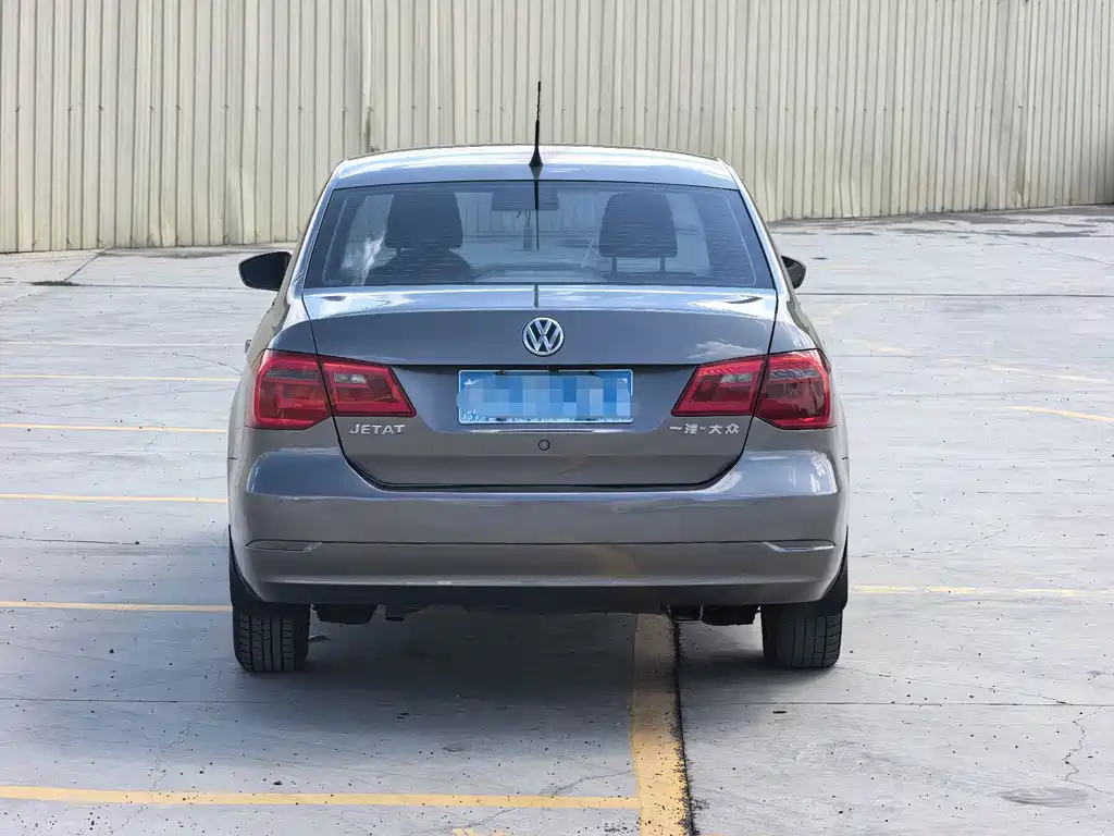 Volkswagen Jetta — миниатюра 8