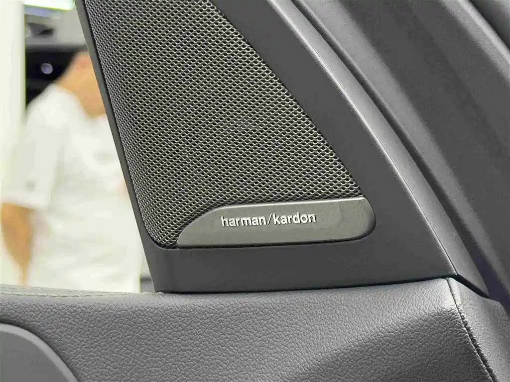 BMW X5 New Energy (Import) — миниатюра 17