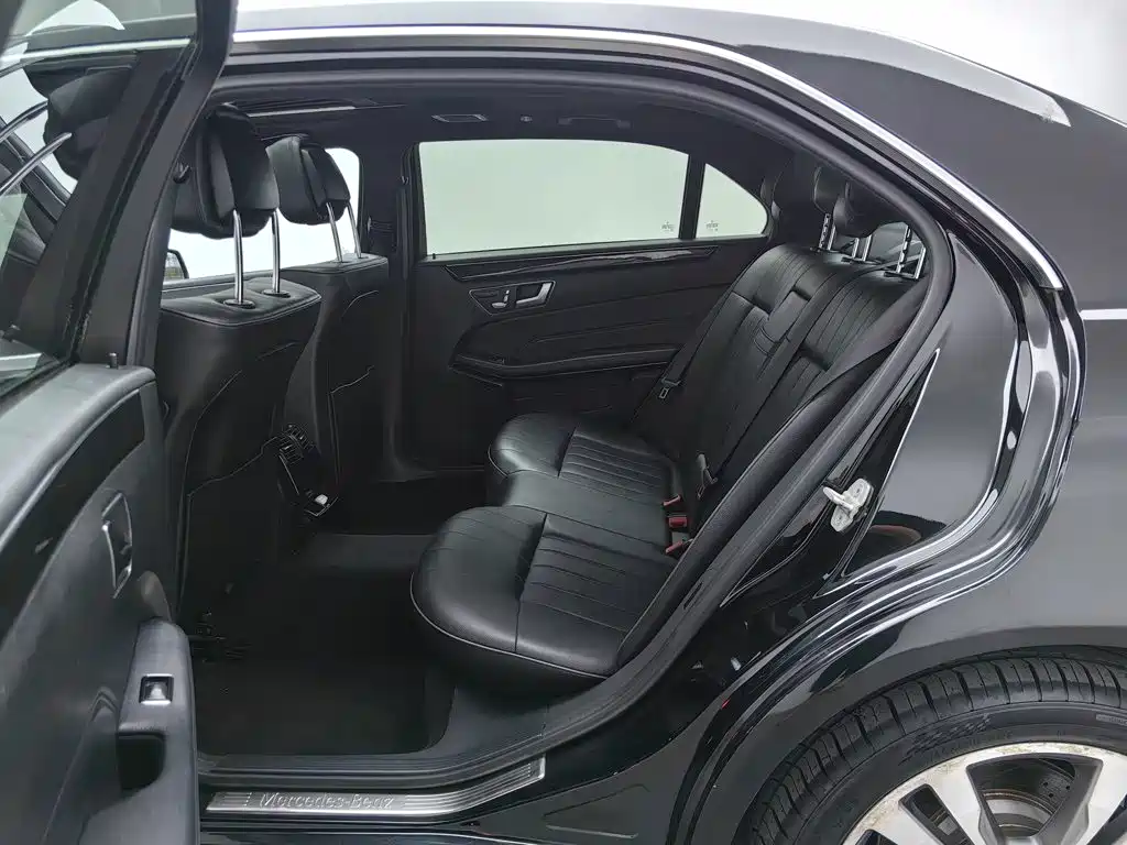 Mercedes-Benz E-Class — миниатюра 15