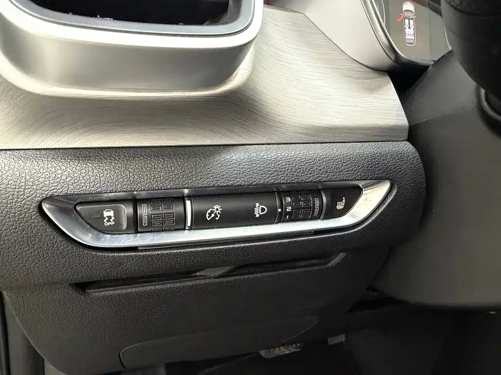 Geely Binyue — миниатюра 12