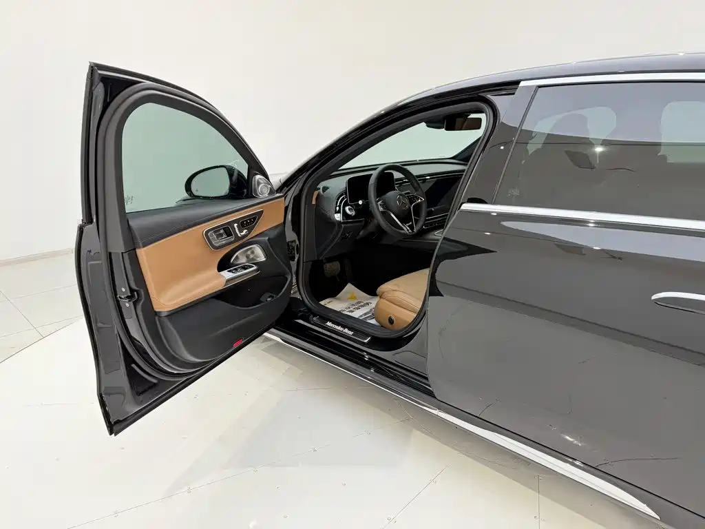 Mercedes-Benz E-Class — миниатюра 26