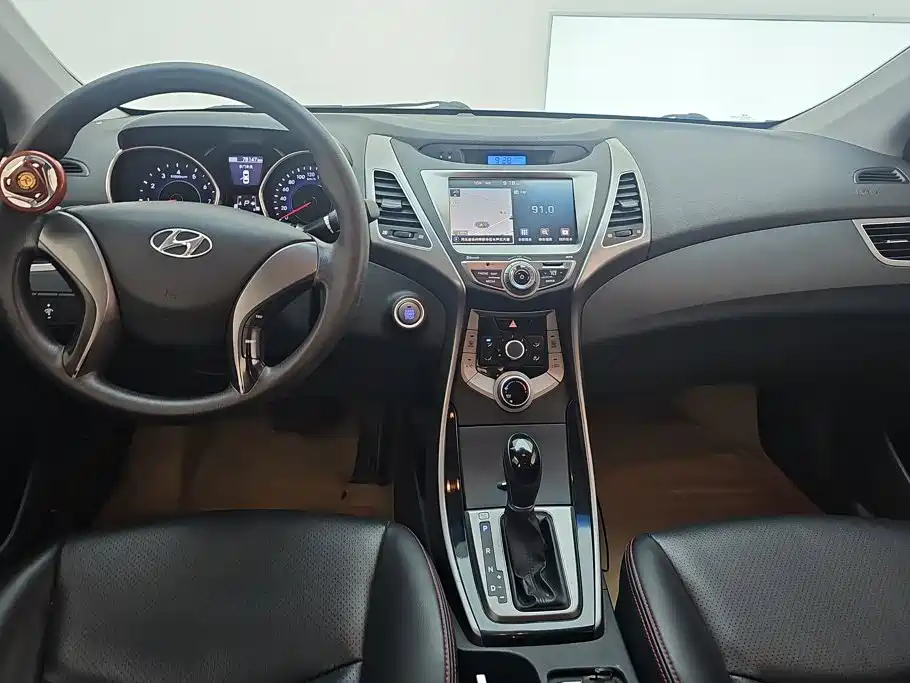 Hyundai Elantra Langdong — миниатюра 12