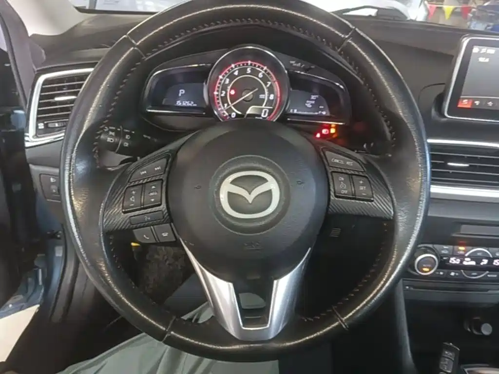 Mazda 3 Axela — миниатюра 11