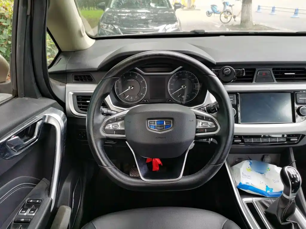 Geely Vision X3 — миниатюра 3