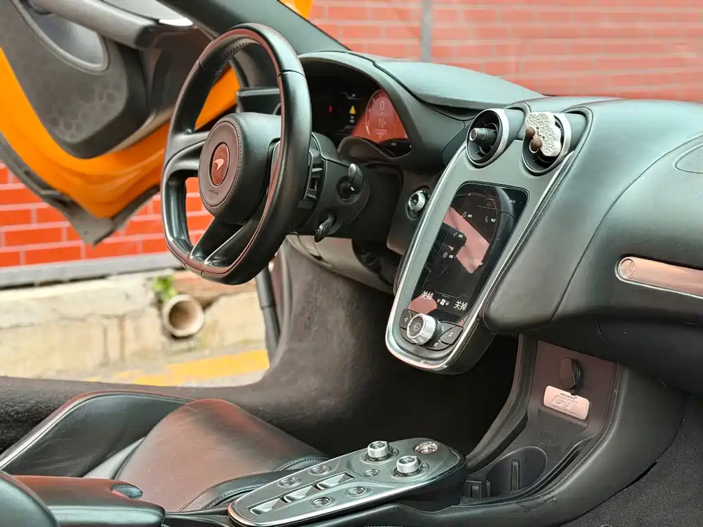McLaren GT — миниатюра 14