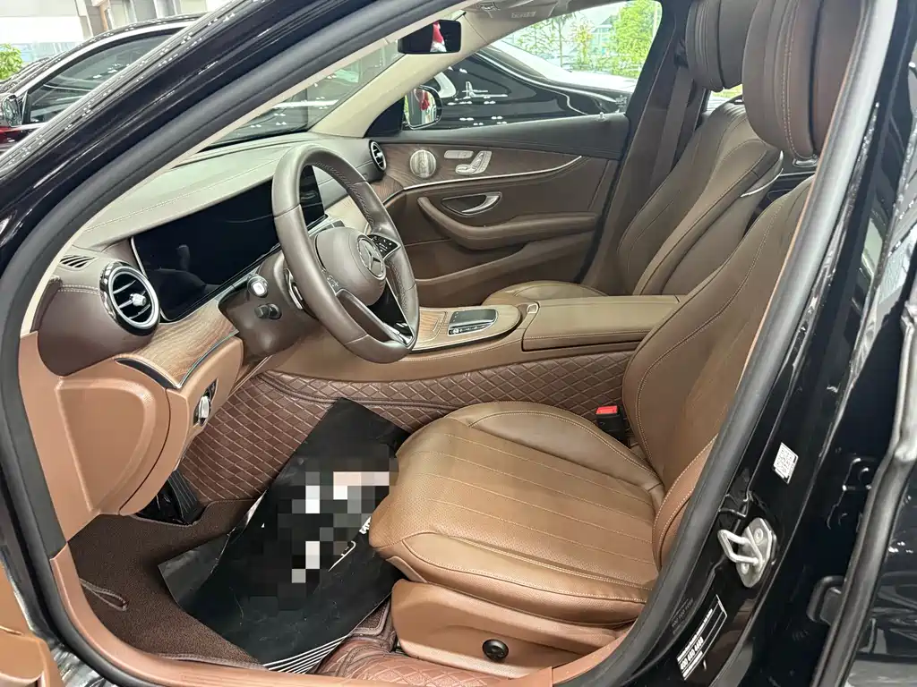 Mercedes-Benz E-Class — миниатюра 4
