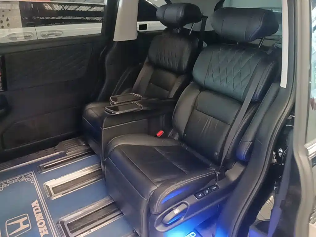 Honda Elysion — миниатюра 17