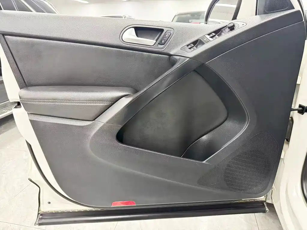 Volkswagen Tiguan — миниатюра 10