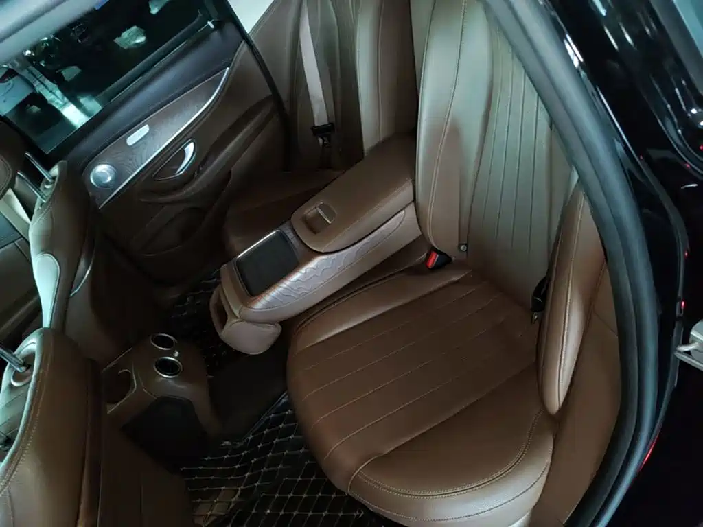 Mercedes-Benz E-Class — миниатюра 17