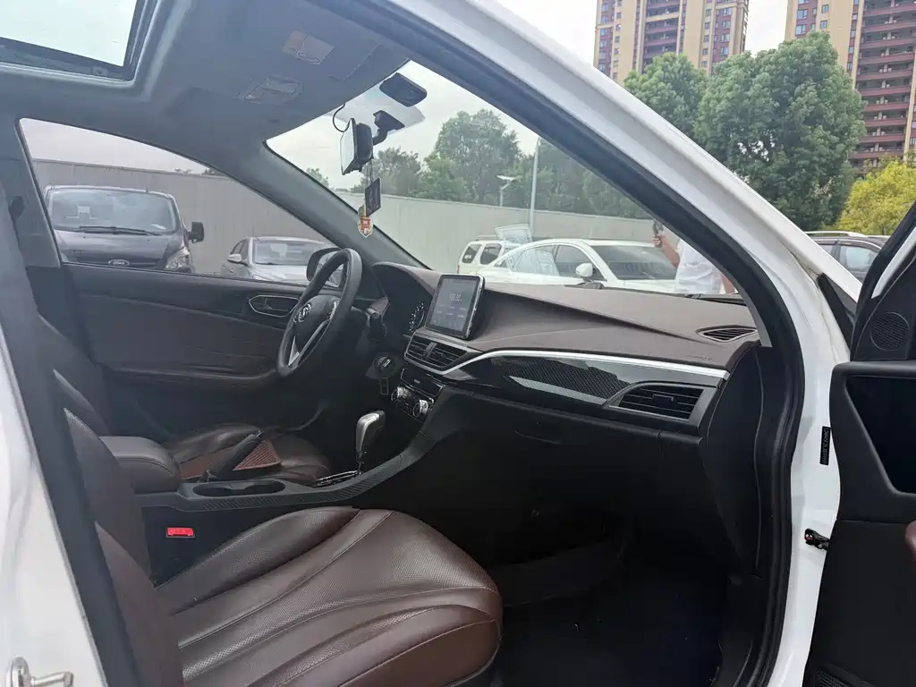 Soueast A5 Yiwu — миниатюра 7