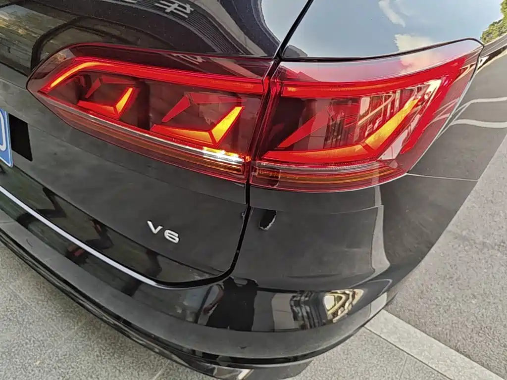 Volkswagen Touareg — миниатюра 8