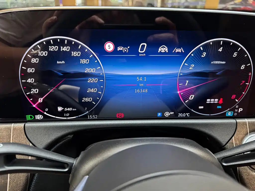 Mercedes-Benz E-Class — миниатюра 13
