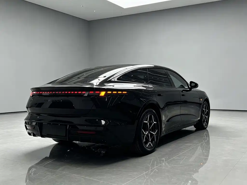 Lynk & Co 10 — миниатюра 11