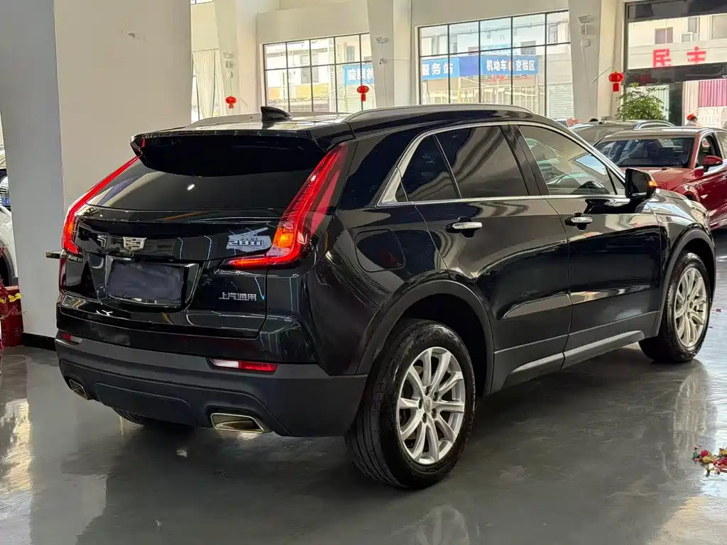 Cadillac XT4 2021 28T