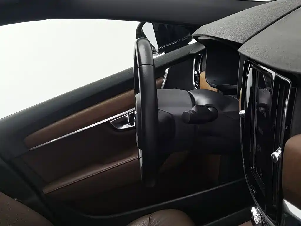 Volvo S90 — миниатюра 22