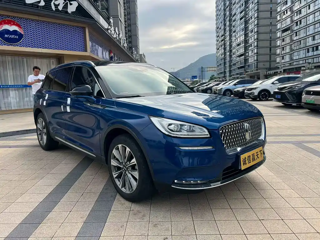 Lincoln Corsair — миниатюра 3