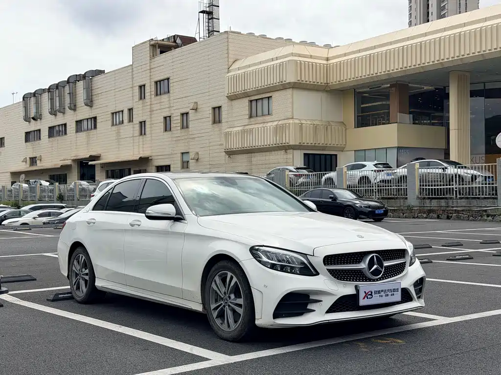 Mercedes-Benz C-Class — миниатюра 4