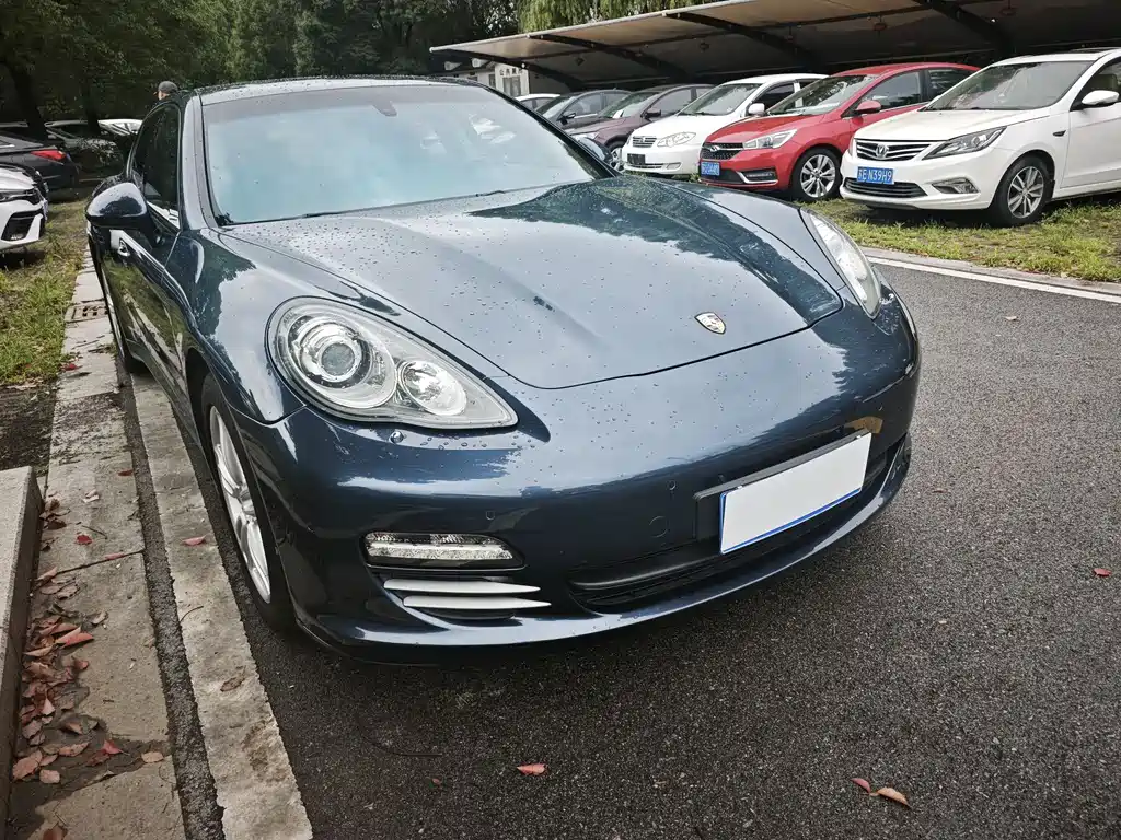 Porsche Panamera 2010 Panamera 4 3.6L