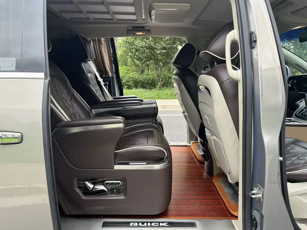Buick GL8 — миниатюра 14