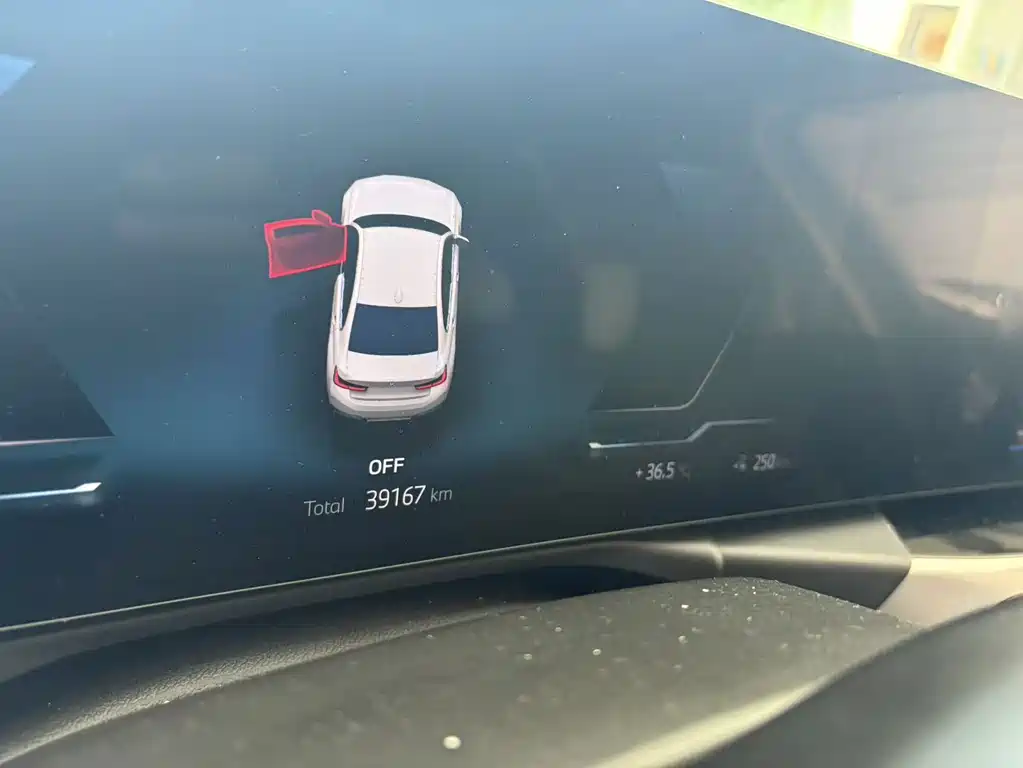 BMW i3 — миниатюра 10