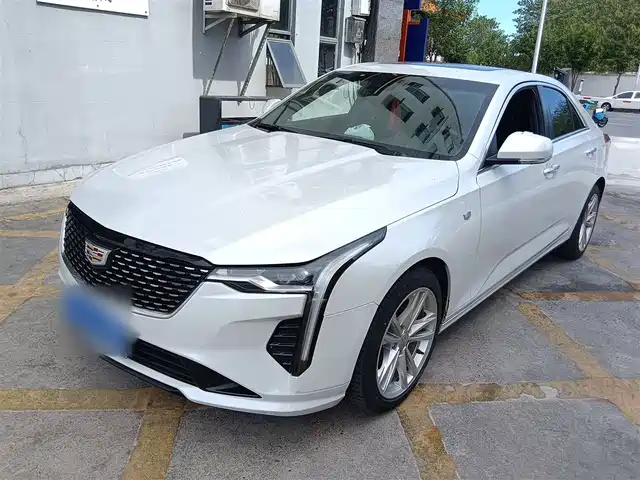 CADILLAC  CT4 2023
