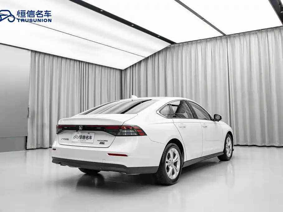 Honda Accord — миниатюра 9