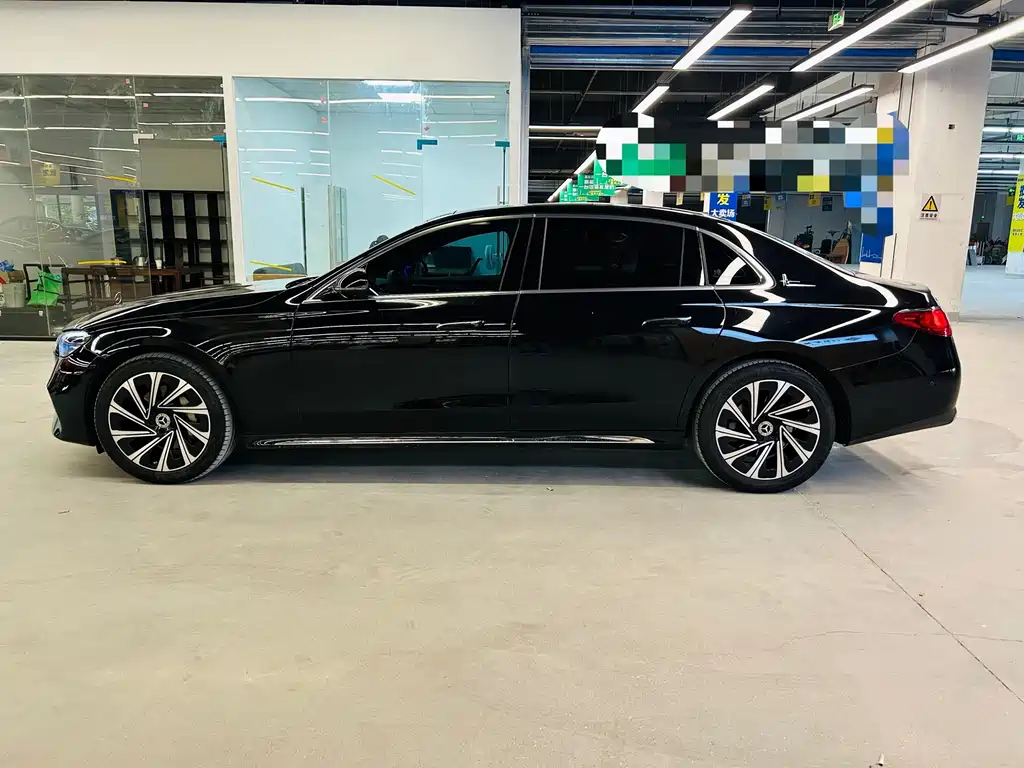 Mercedes-Benz E-Class — миниатюра 7