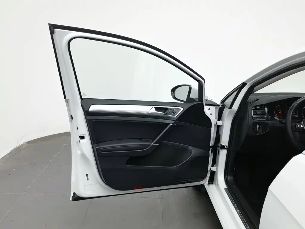 Volkswagen Golf — миниатюра 8