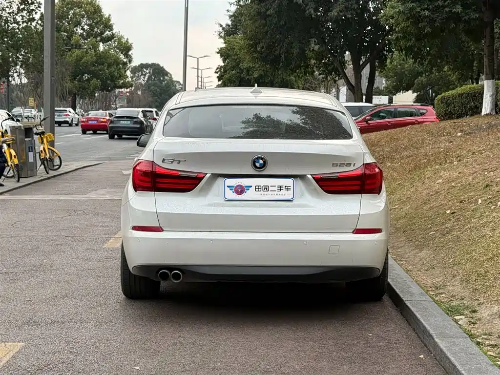 BMW 5 SERIES GT