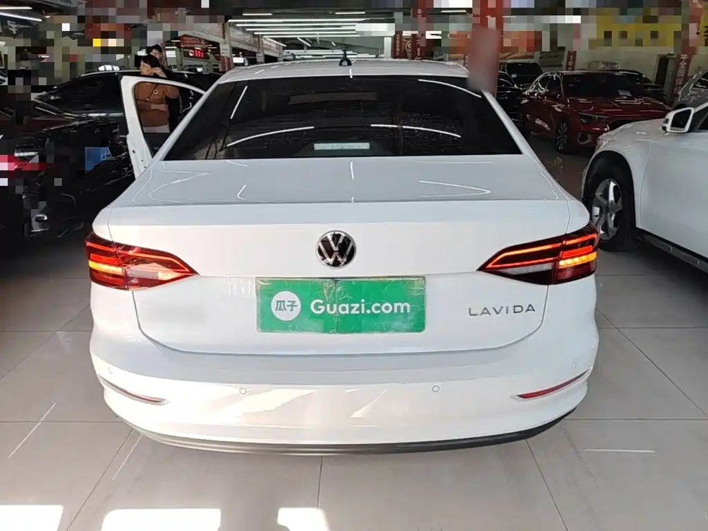 Volkswagen Lavida — миниатюра 6