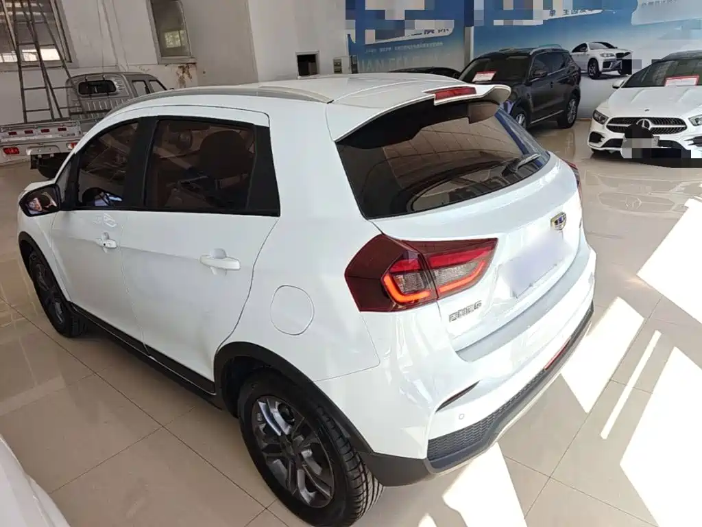 Geely Vision X3 — миниатюра 5