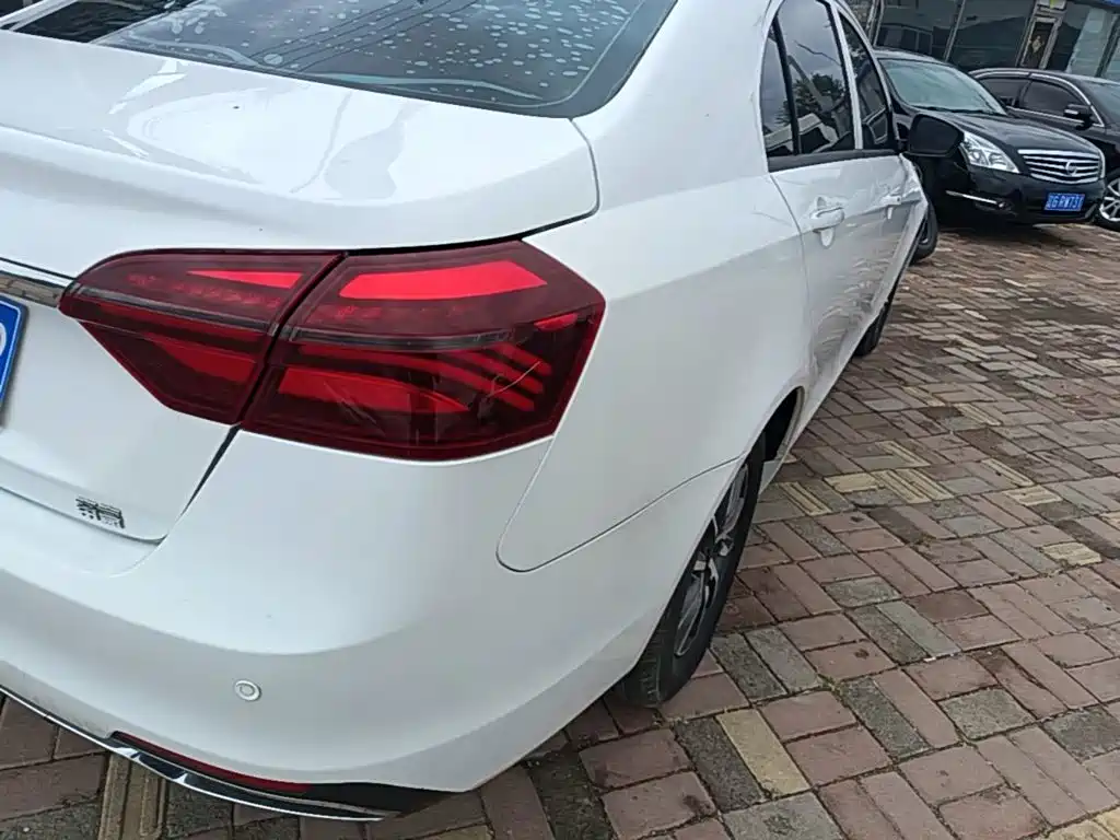 Geely Emgrand — миниатюра 8