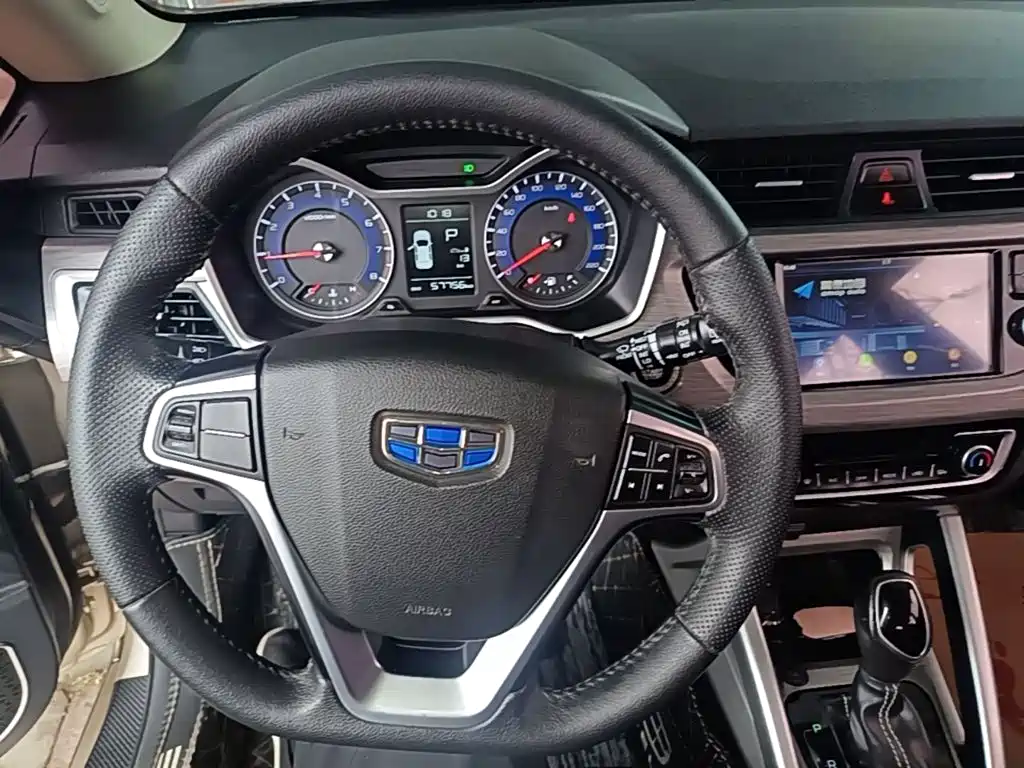 Geely Vision X3 — миниатюра 11