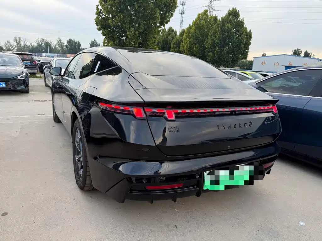 Lynk & Co 10 — миниатюра 7